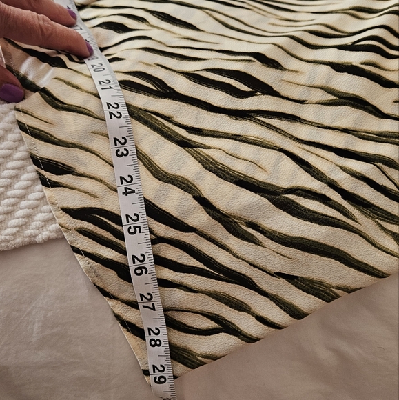 Vince Camuto 1x green and ivory open collar blouse - Picture 10 of 16